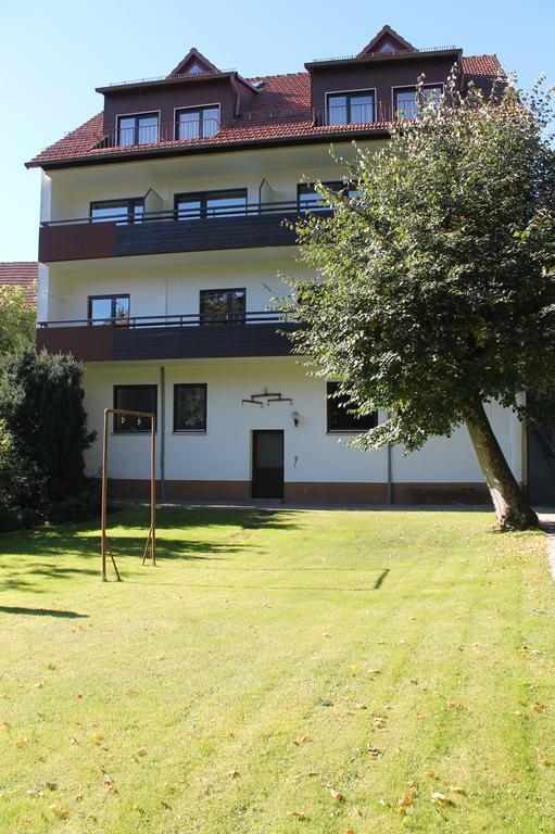 בישופסהיים אן דר רון Pension Gasthof Zum Lamm מראה חיצוני תמונה